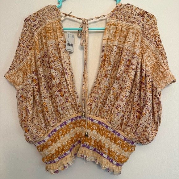 Free People smocked elastic v-neck blouse. NWT’s size medium - Picture 3 of 8